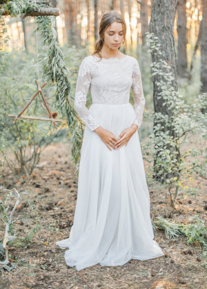Ivory Lace Tulle Keyhole Back Wedding Dress